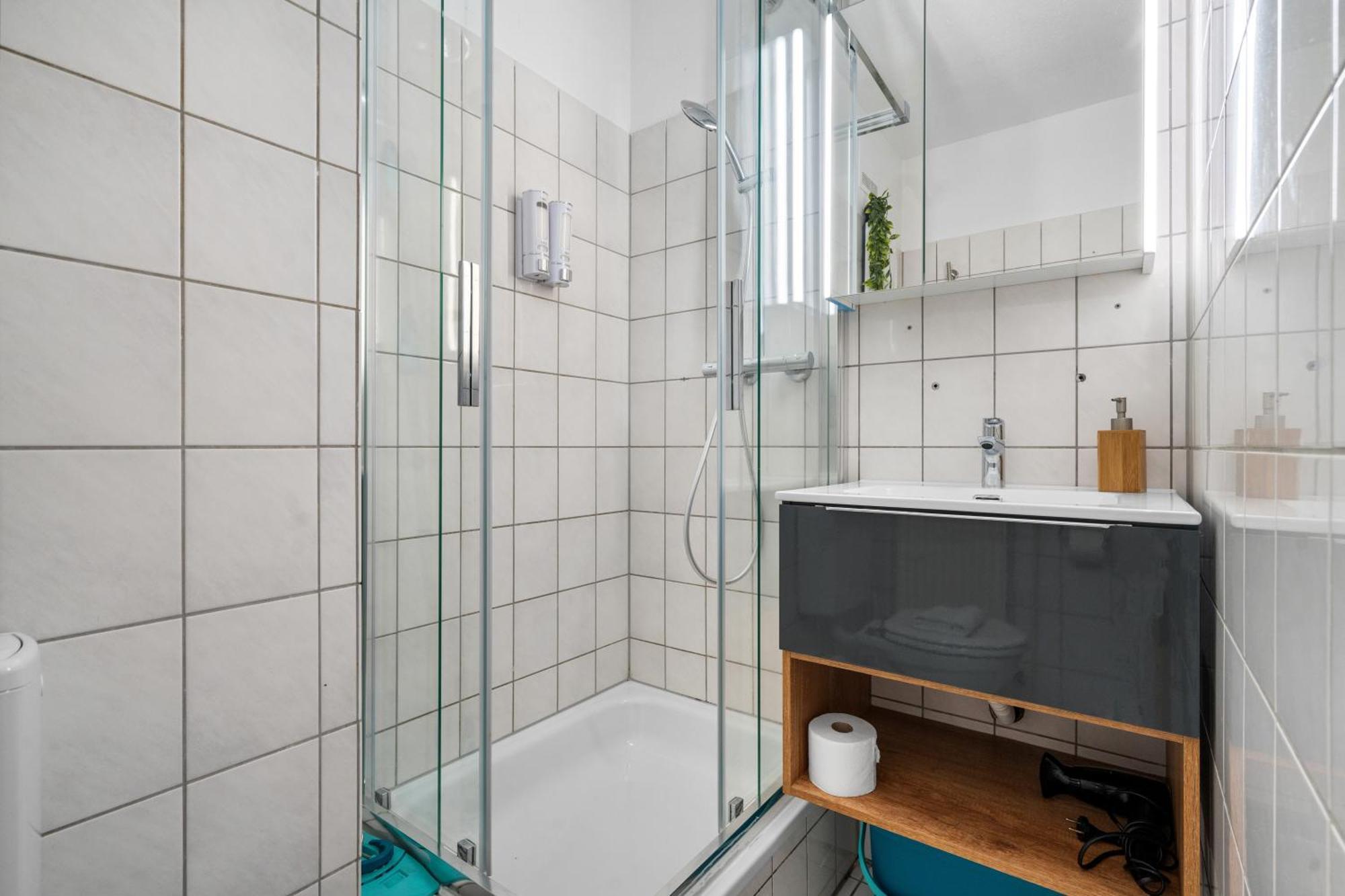 Messe, Monteure, Budget - Einfache Komfortable 2 Personen Wohnung Duisburg Exterior photo